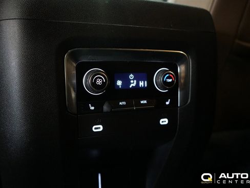 Used 2023 Chevrolet Tahoe High Country AWD/4WD image 36