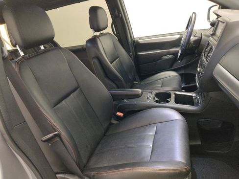 Used 2018 Dodge Grand Caravan GT FWD image 21