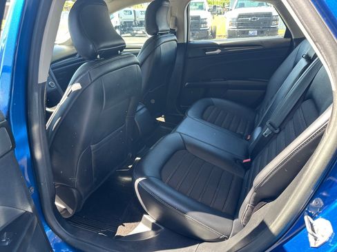 Used 2018 Ford Fusion SE w/ Equipment Group 201A FWD image 15