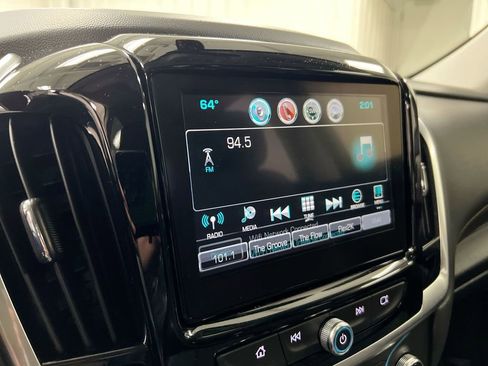 Used 2018 Chevrolet Traverse LT FWD image 14