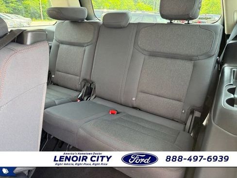 Used 2025 Ford Expedition Active RWD image 12