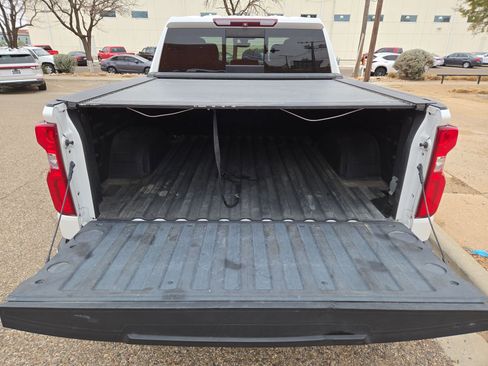 Used 2019 Chevrolet Silverado 1500 High Country w/ Technology Package image 12