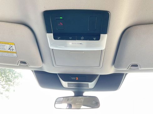 Used 2025 Nissan Pathfinder SV FWD image 17