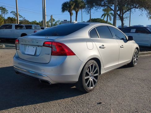 Used 2016 Volvo S60 T5 Premier image 5