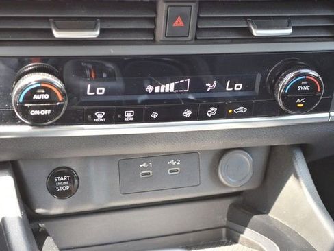 Used 2024 Nissan Rogue SV AWD/4WD image 30