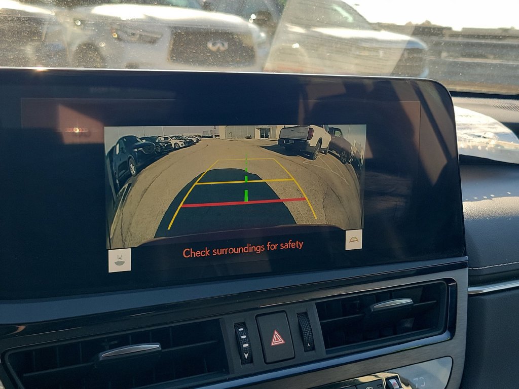 Used 2023 Lexus ES 300h w/ Accessory Package (Z2) FWD image 15