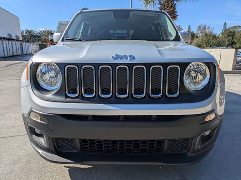 Used 2017 Jeep Renegade Latitude image 9