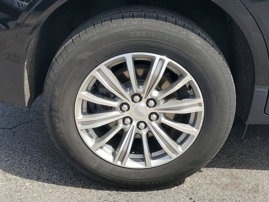 Used 2017 Cadillac XT5 Luxury w/ Driver Awareness Package FWD image 5