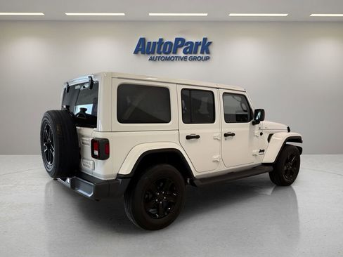 Used 2020 Jeep Wrangler Unlimited Sahara AWD/4WD image 7