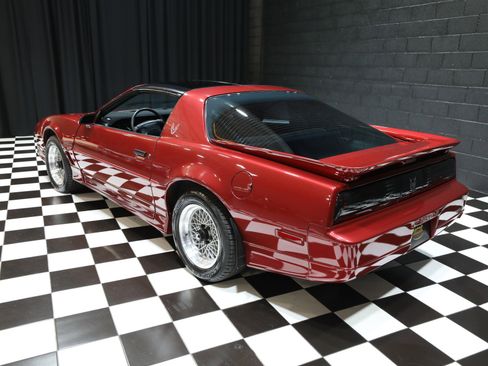 Used 1990 Pontiac Firebird Trans Am RWD image 8