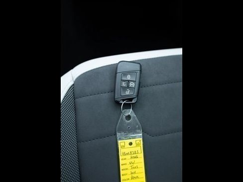 Used 2025 Volkswagen Taos SE FWD image 31