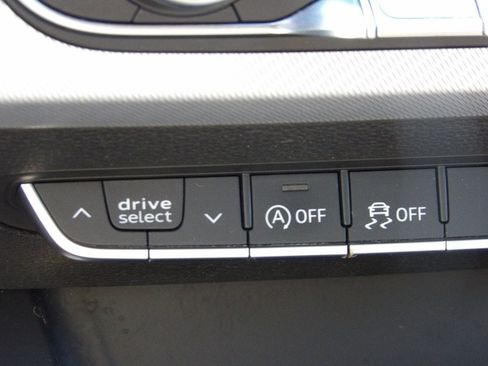 Used 2017 Audi A4 2.0T Prestige image 26