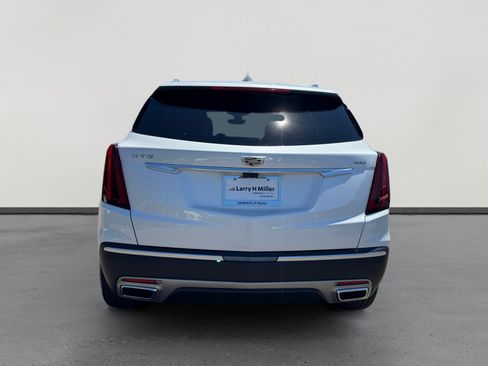 Used 2022 Cadillac XT5 Premium Luxury w/ Technology Package FWD image 4