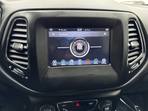 Used 2019 Jeep Compass Latitude w/ Safety & Security Group FWD image 29