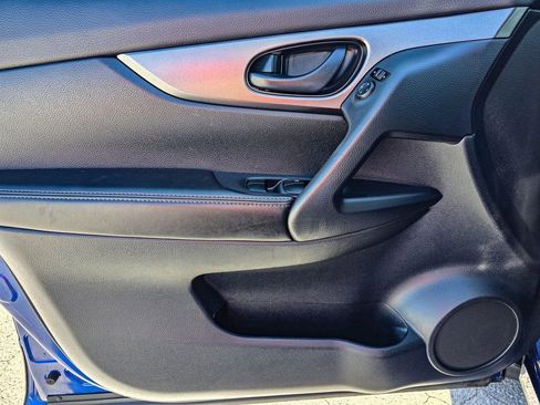 Used 2021 Nissan Rogue Sport S image 11