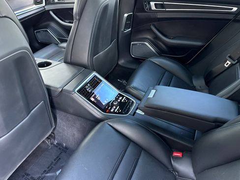 Used 2020 Porsche Panamera GTS image 11