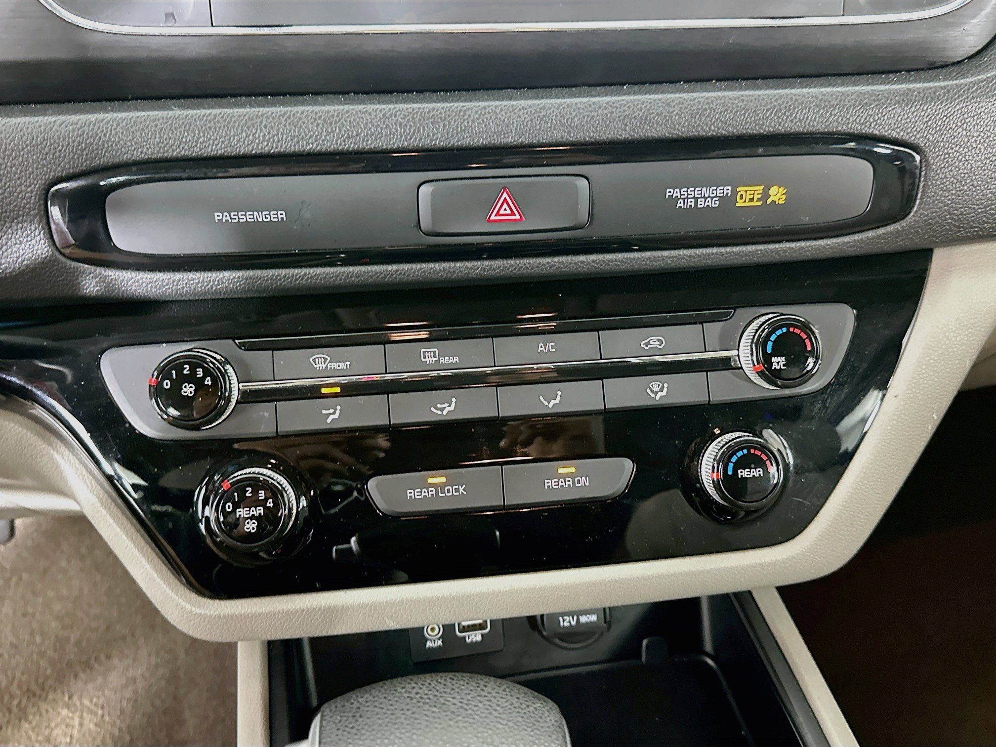 Used 2020 Kia Sedona LX FWD image 22