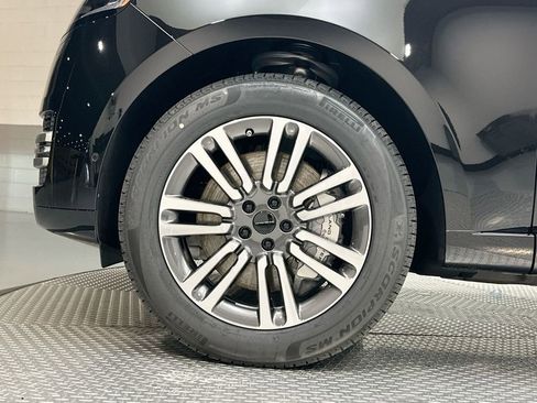 New 2026 Land Rover Range Rover Long Wheelbase SE AWD/4WD image 5