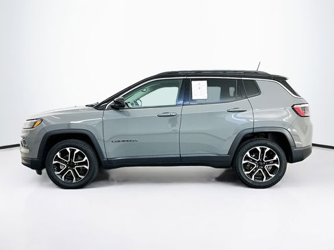 Used 2022 Jeep Compass Limited image 4