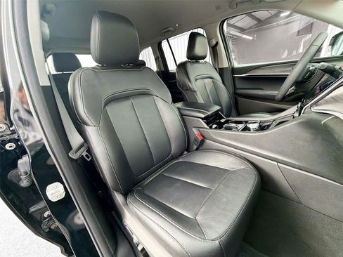 Used 2023 Jeep Grand Cherokee Limited image 29