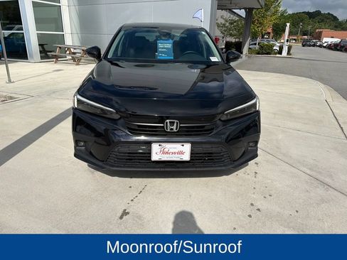 Used 2024 Honda Civic Touring image 3