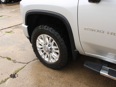 Used 2020 Chevrolet Silverado 2500 High Country AWD/4WD image 12