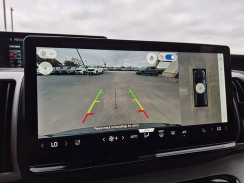 New 2025 Ford Expedition Active image 25