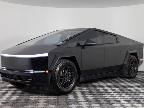 Used 2024 Tesla Cybertruck AWD Crew Cab image 1