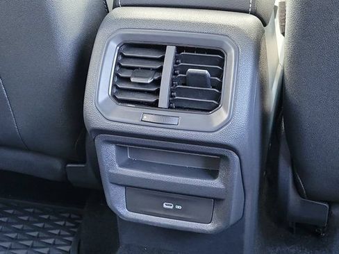 Certified 2025 Volkswagen Taos SE FWD image 6