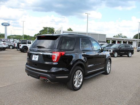 Used 2018 Ford Explorer Limited w/ Equipment Group 301A FWD image 5