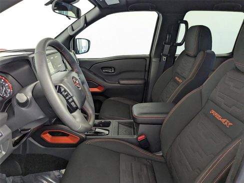 Used 2025 Nissan Frontier PRO-4X w/ Pro Convenience Package image 9
