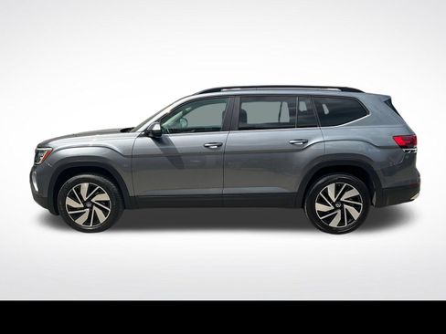 Used 2025 Volkswagen Atlas SE FWD image 13