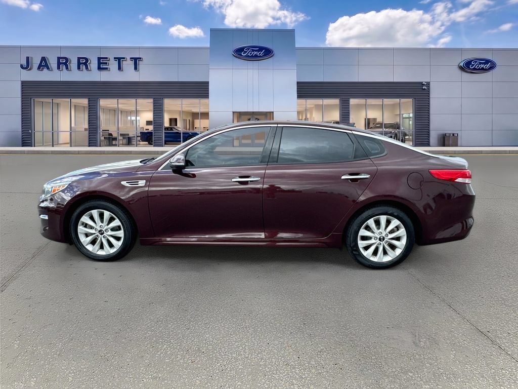 Used 2018 Kia Optima EX w/ Premium Package FWD image 4