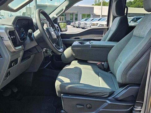 Used 2023 Ford F150 XLT image 6