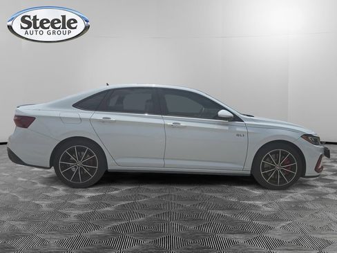 Used 2025 Volkswagen Jetta GLI Autobahn FWD image 4