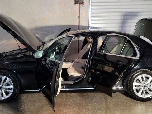 Used 2019 Mercedes-Benz C 300 Sedan image 11