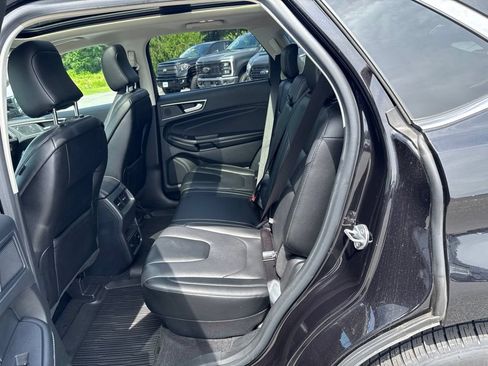 Used 2022 Ford Edge Titanium AWD/4WD image 10