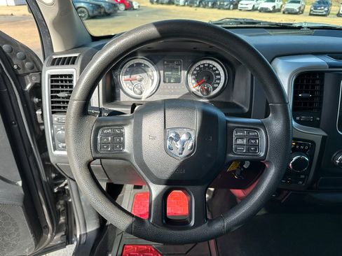Used 2020 RAM 1500 Classic SLT image 18