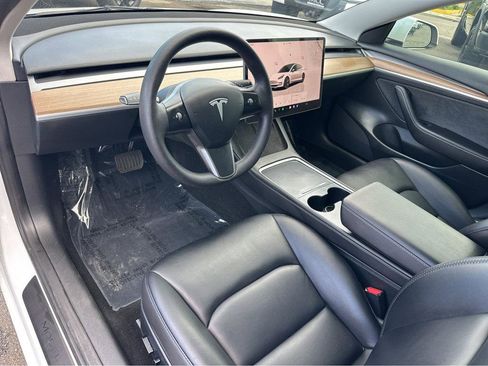 Used 2023 Tesla Model 3 Standard Range image 16