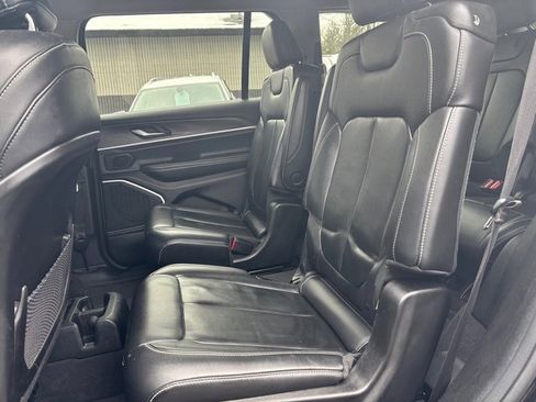 Used 2022 Jeep Grand Cherokee L Limited image 32