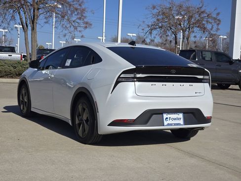 New 2026 Toyota Prius Plug-In Hybrid image 3