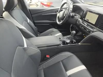 Used 2025 Toyota Camry SE FWD image 11