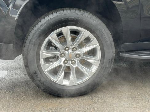 Certified 2025 Chevrolet Suburban Premier image 60