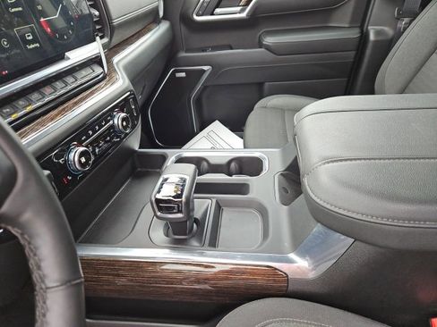 Used 2025 GMC Sierra 1500 Elevation w/ Preferred Package image 30