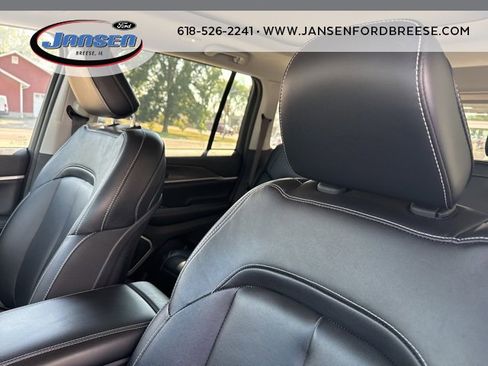 Used 2022 Jeep Grand Cherokee Limited 4xe image 11