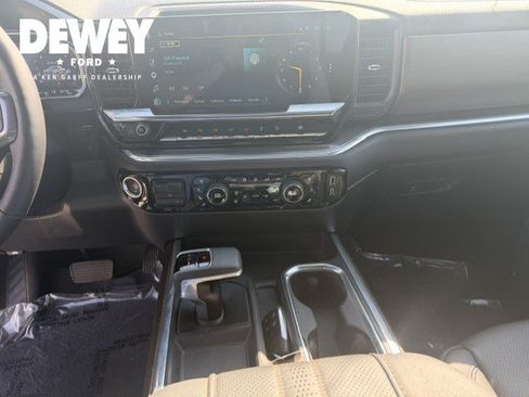 Used 2026 Chevrolet Silverado 1500 High Country w/ Technology Package AWD/4WD image 24