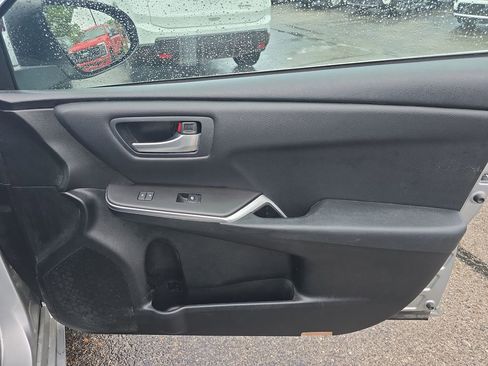 Used 2017 Toyota Camry LE FWD image 8