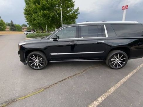 Used 2019 Cadillac Escalade ESV Platinum AWD/4WD image 5