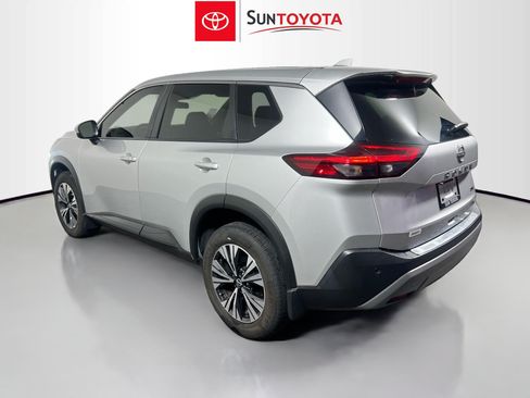 Used 2023 Nissan Rogue SV FWD image 6