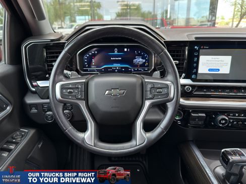 Used 2022 Chevrolet Silverado 1500 RST AWD/4WD image 34